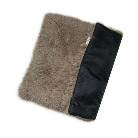 Brown Plush Pet Mat for Dogs and Cats - 50x70cm, Anti-Slip, Warm and Cozy for Autumn and Winter